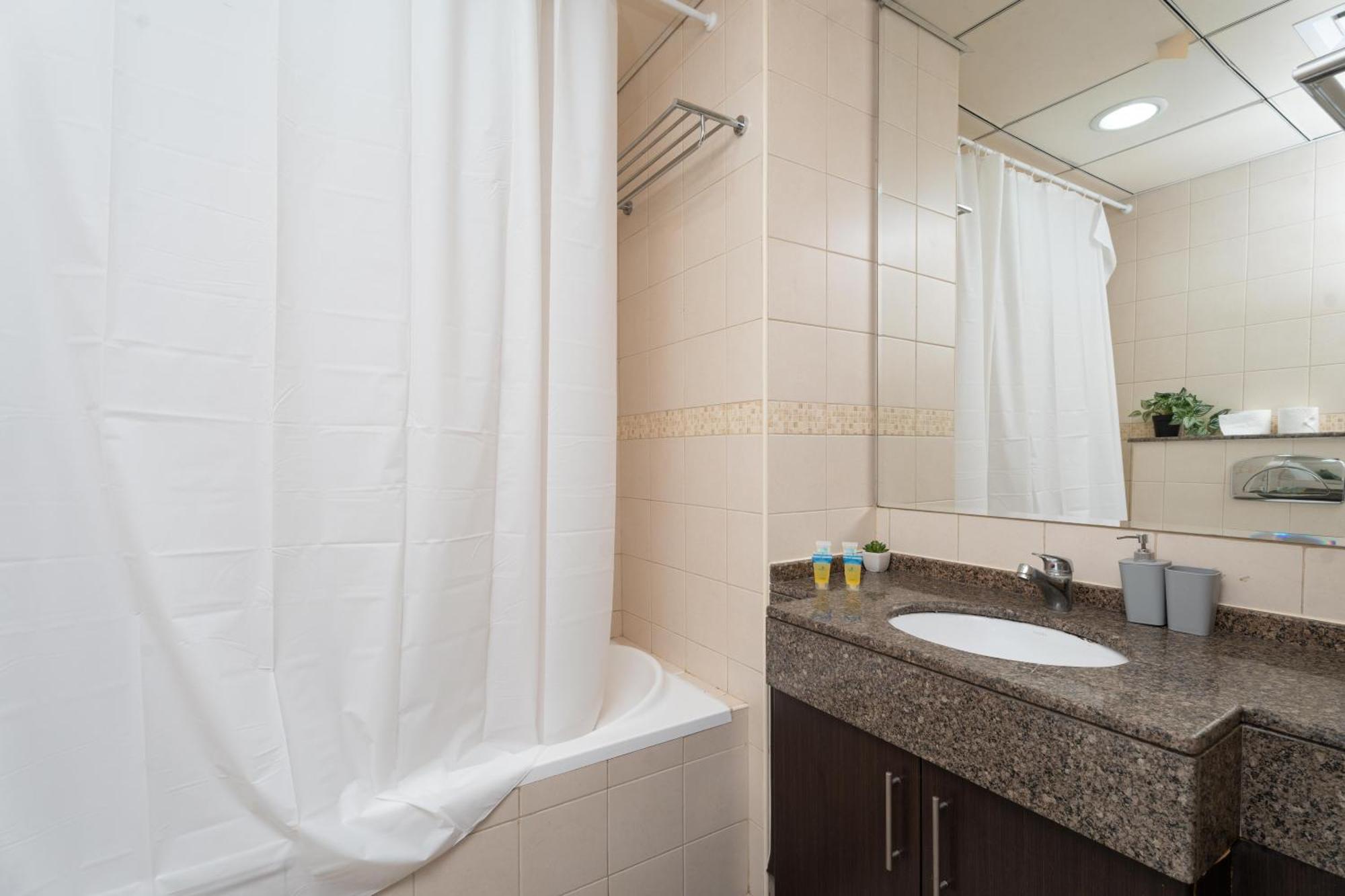 Cozy 1 Bedroom Marina View Dubai