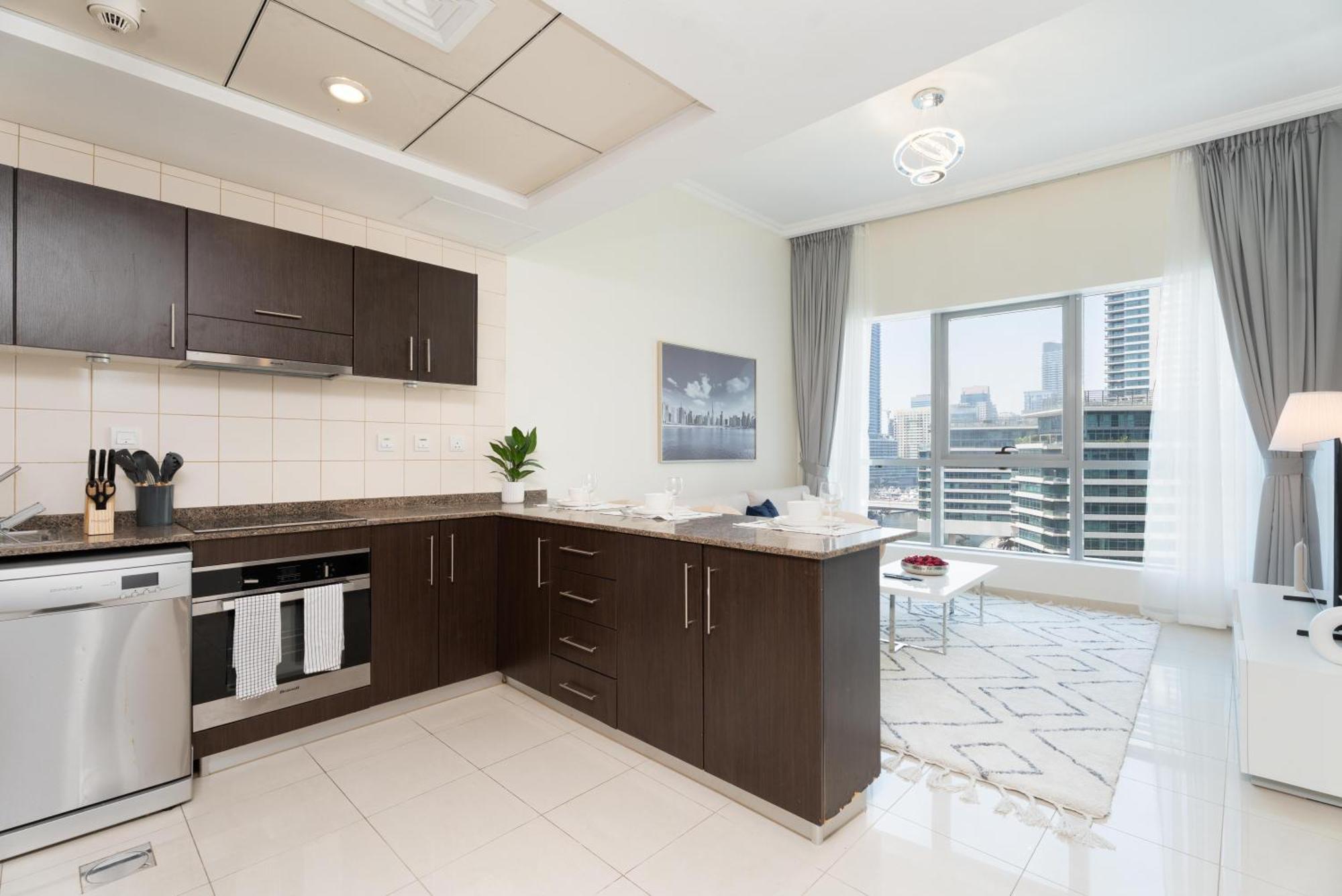 Cozy 1 Bedroom Marina View Apartment Dubai