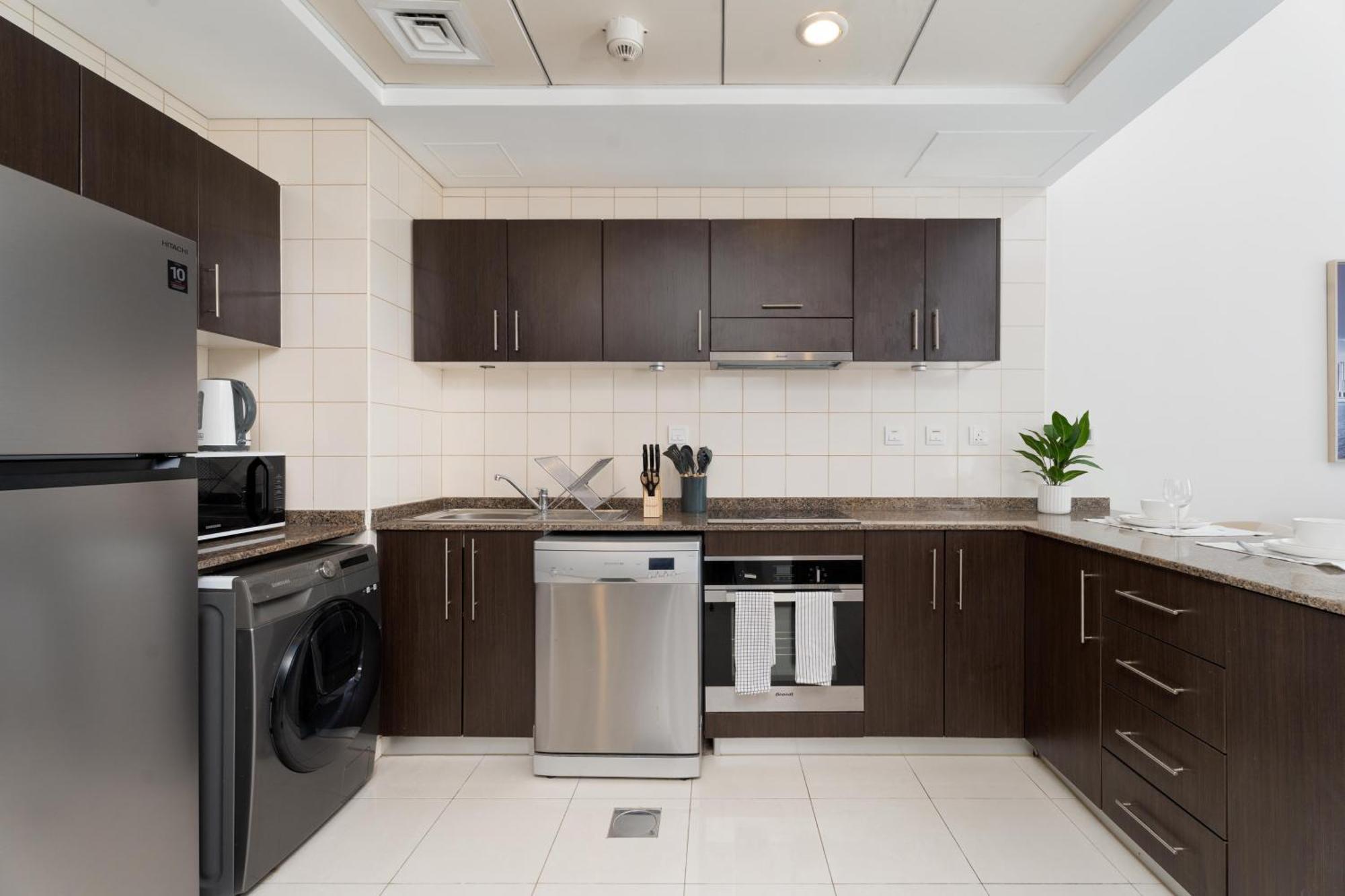 Cozy 1 Bedroom Marina View *